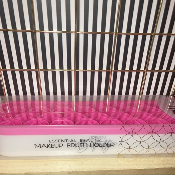 🆕 Makeup Brush Holder - Picture 7 of 11